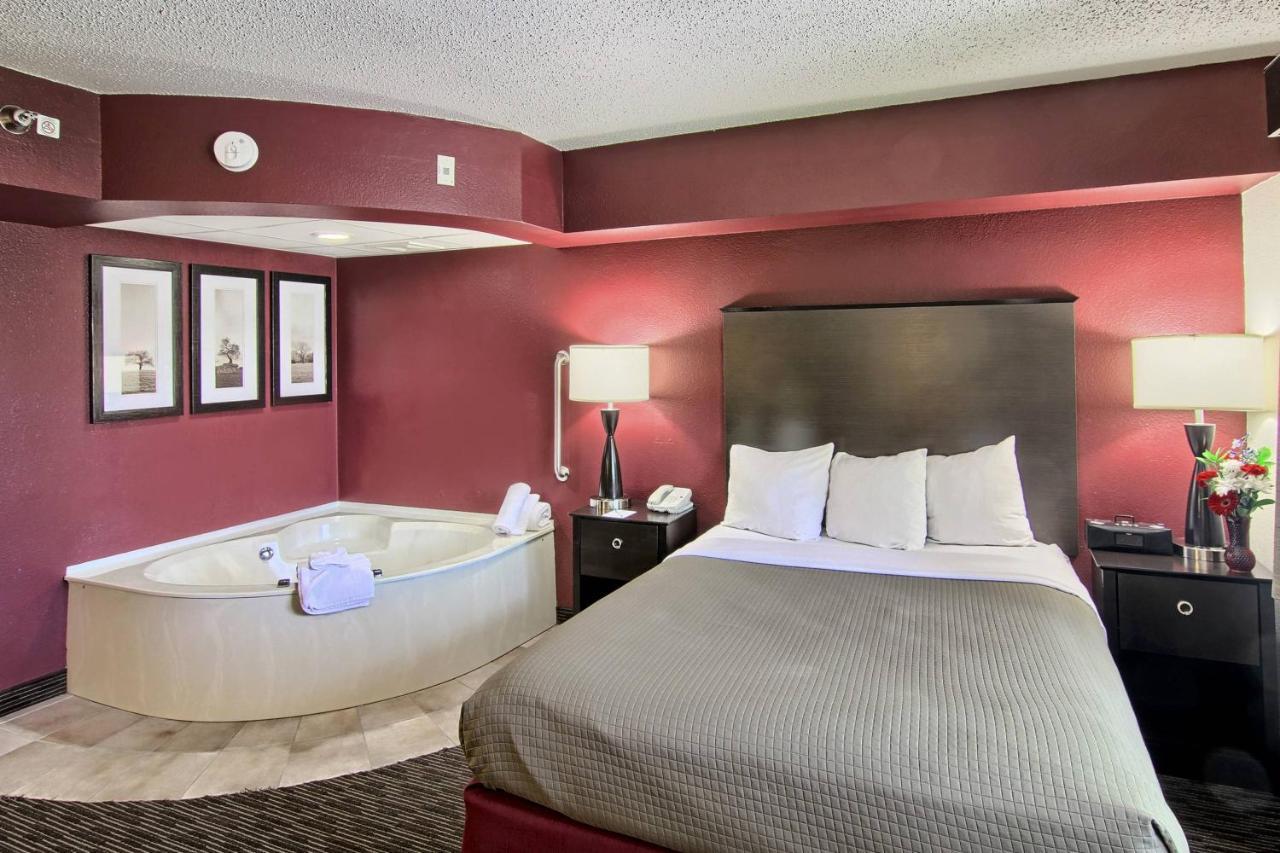 Hotel Blossom & Traverse 2*