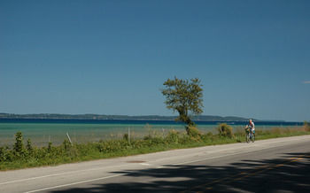 Hotel Blossom & Traverse Traverse City